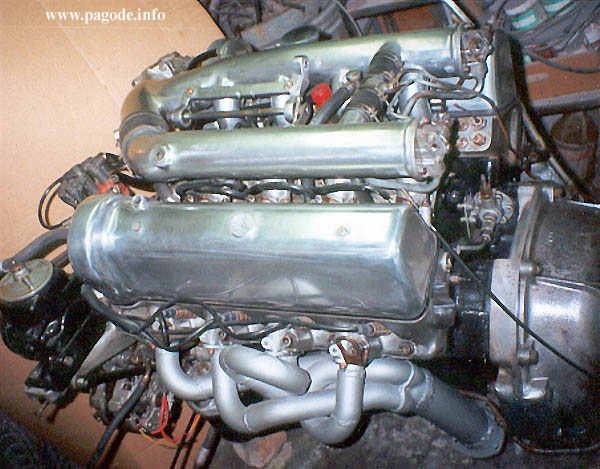 Mercedes Pagode 6,3 Liter V 8 Motor 